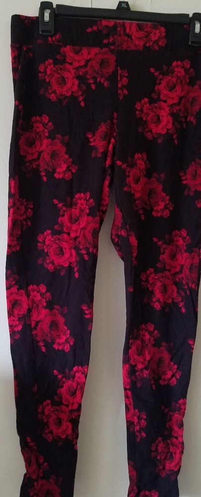 Torrid black leggings with red roses